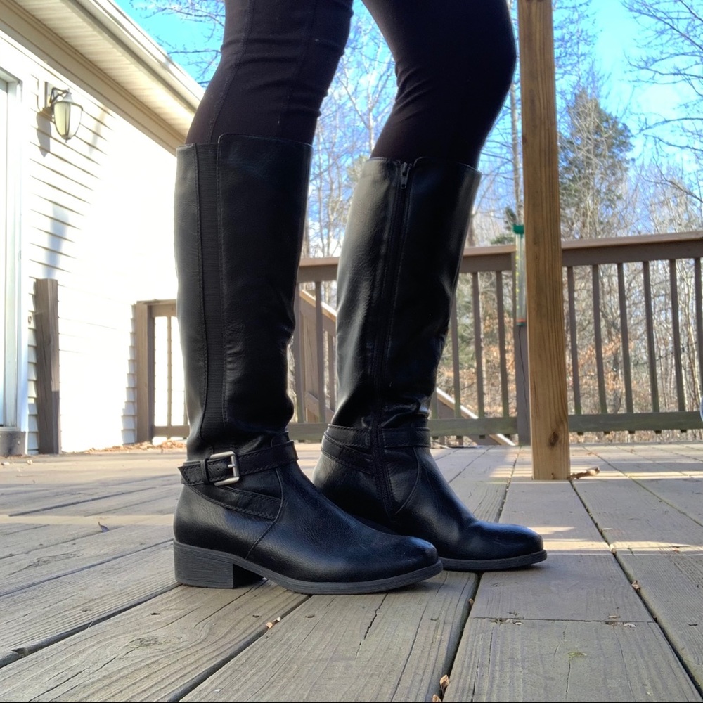 tall black boots